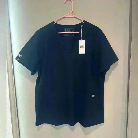 NWT 2X Figs scrub top - Picture 1 of 2